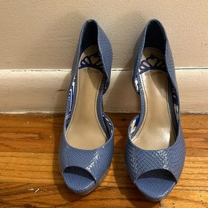 FERGALICIOUS PUMPS